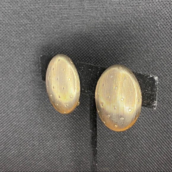 Vintage Lined & Dotted Silver Clip On Earrings - Picture 2 of 6